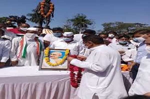 कमलनाथ ने गांधी जयंती पर राष्ट्रपिता महात्मा गांधी का स्मरण किया कमलनाथ ने गांधी जयंती पर राष्ट्रपिता महात्मा गांधी का स्मरण किया